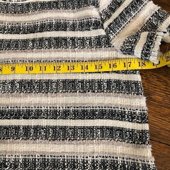 Zara
Basic Cream and Black Tweed Fringed Shift Dress - Picture 11 of 14